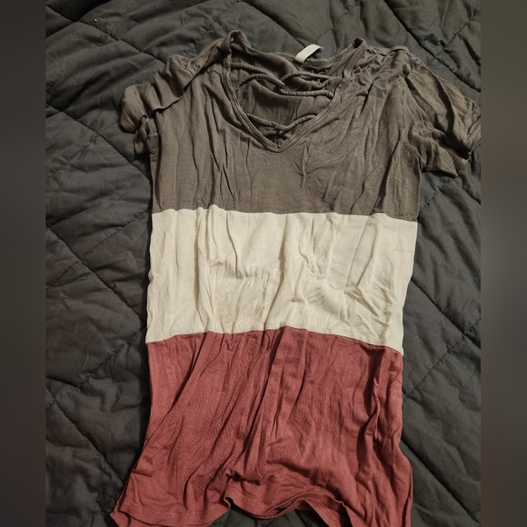 Maggie Fit Shirt - Picture 1 of 2